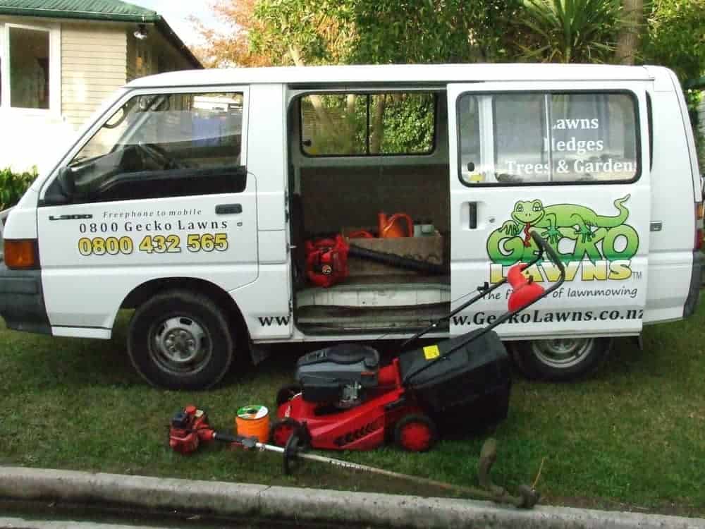 Gecko Lawns van setup